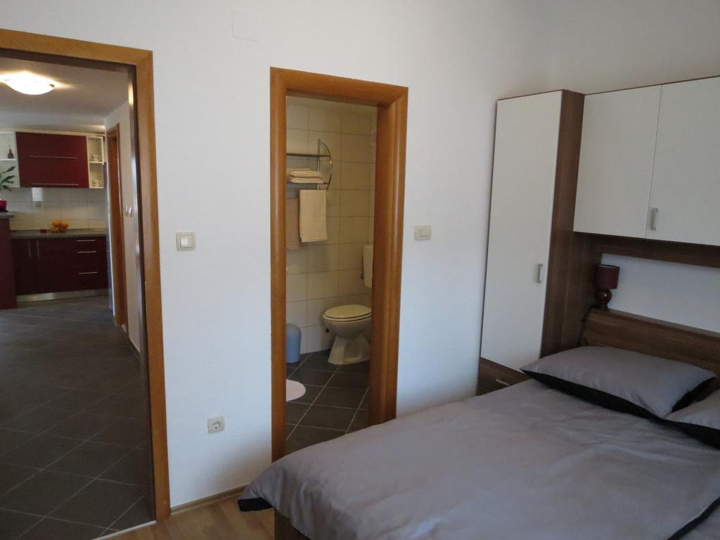 Apartments Ljubicic Podstrana Szoba fotó