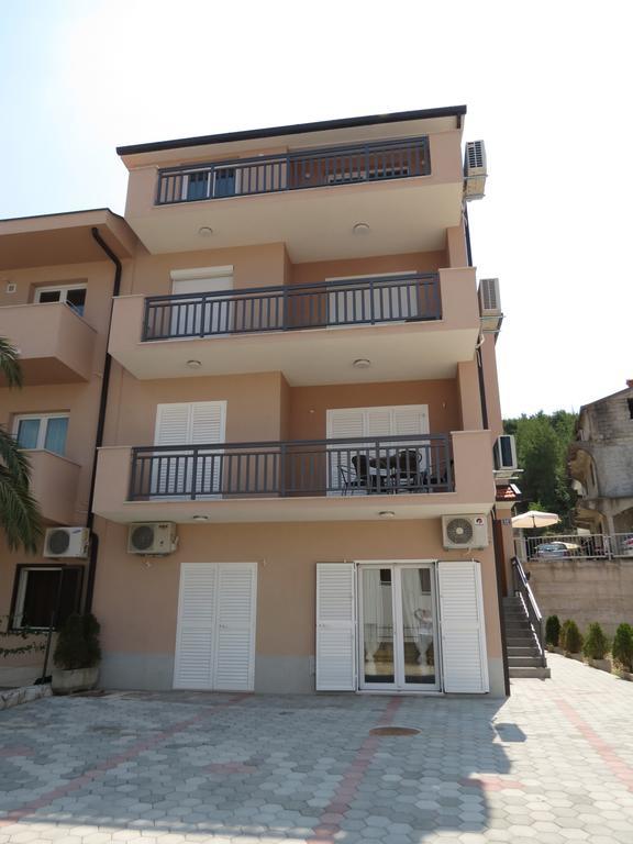 Apartments Ljubicic Podstrana Kültér fotó