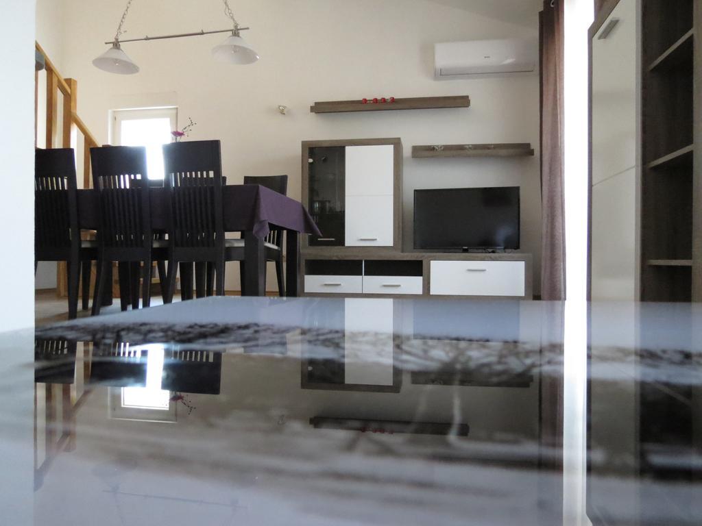 Apartments Ljubicic Podstrana Szoba fotó